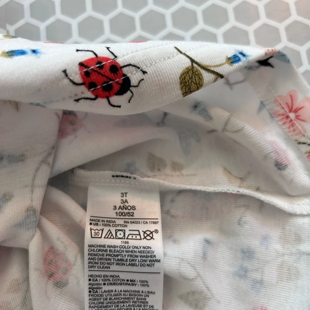 NWT Old Navy White Kids Two-Piece Pajama Set with Nature Prints          Size 3T